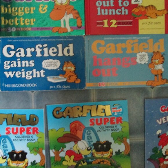 Lot of 8 Garfield Books - Picture 3 of 5